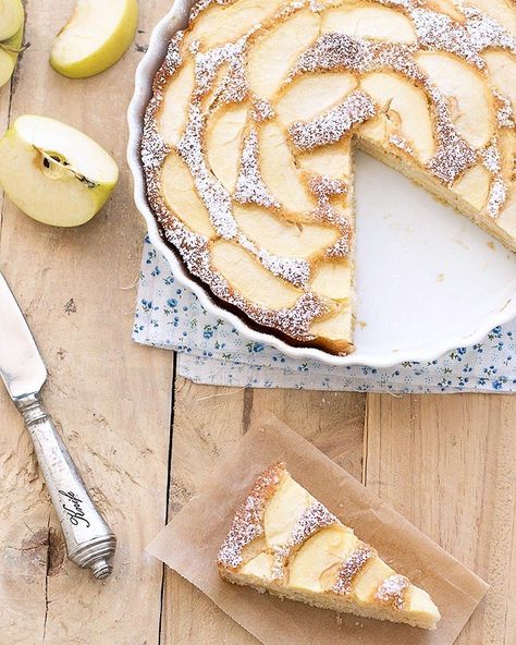 Healthy Apple Cake, Delicious Thanksgiving Desserts, Mediterranean Desserts, Low Calorie Chocolate, Apple Recipes Healthy, Mini Hamburgers, Easy Mediterranean Diet Recipes, Diet Desserts, Delicious Thanksgiving