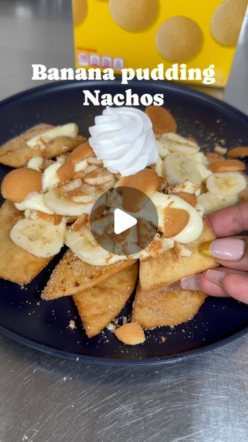 Busy Baking on Instagram: "We tried dessert tacos, what about the dessert nachos 🤔 These banana pudding nachos were soo good 🤤 . . . . . . #bananapudding #bananapuddingnachos #nachos #dessert #pudding  #buttercream #buttercreamcake #cakedecorating #losangeles #losangelescakes #cake #baker #birthday #birthdaygirl #birthdaycake #inglewood #cakes #smallbusiness #smallbusinessowner #womanownedbusiness #viralcake" Nachos Dessert, Easter Dinner Side Dishes, Dessert Nachos Recipe, Dessert Tacos, Easter Dinner Sides, Dessert Nachos, Dessert Taco, Easy Peasy Recipes, Diy Snacks