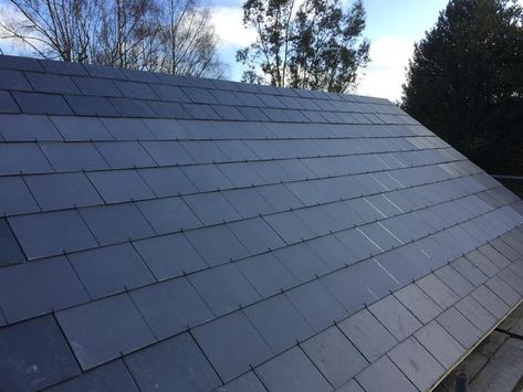 solar roof tiles Courtyard Stables, Eco Roof, Solar Tiles, Slate Tiles, Solar Roof Tiles, Pv Panels, Solar Solutions, Solar Roof, Aluminum Roof