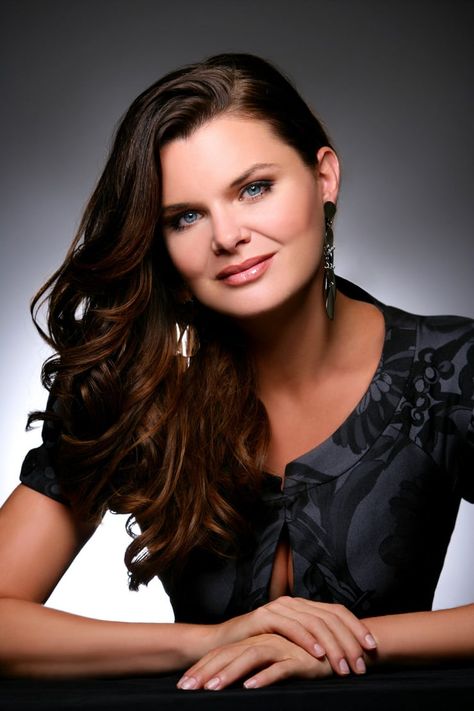 Picture of Heather Tom Katie Logan, Heather Tom, Soap Opera Stars, Soap Stars, The Young And The Restless, Classic Actresses, Girl Celebrities, Bold And The Beautiful, Young And The Restless