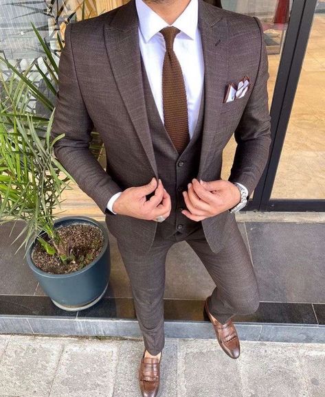 Men’s Suits For Wedding, Brown Groomsmen Suits, Brown Suit Wedding, Brown Groomsmen, Brown Suits For Men, Dark Grey Suit, Suit For Men Wedding, Groom Suit Grey, Groomsmen Grey