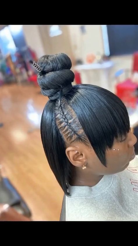 Top Knot Half Up Half Down, Half Up Half Down Bob Hair Black Women, Short Half Up Half Down Hair Black Women, Top Bun Hairstyles For Black Women, Half Top Knot, Relaxed Hairstyles, Knot Ponytail, Top Knot Bun, Half Top