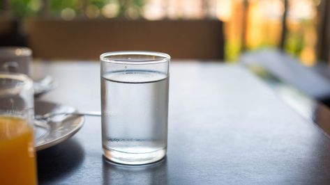 Whether from tap, a pitcher, or a bottle, there's definitely a point when you shouldn’t drink that water. Nourishing Food, Benefits Of Drinking Water, Healing Waters, Slim Fast, Drink More Water, Water Can, Old Bottles, Health Blog, Wholesome Food