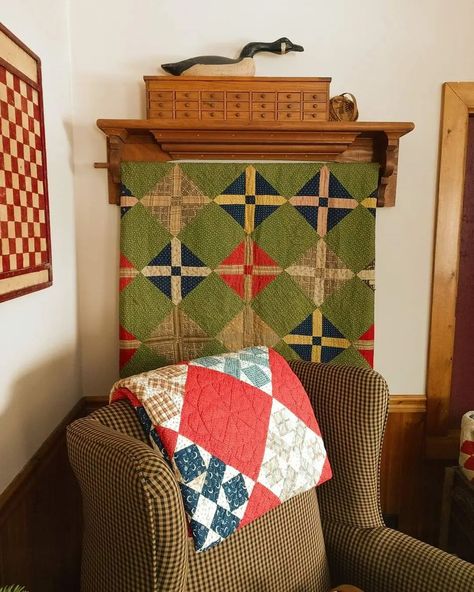 Kimberly Kaufman on Instagram: “Happy Wednesday from Quilt Corner, Yu'ins! 🙂 I hope you have a beautiful day. #antiquequilts #antiquequiltsofinstagram…” Decorating With Quilts, Making Patches, Quilt Colors, Quilt Decor, Comfy House, Amish Style, Reproduction Quilts, Crib Quilts, Quilt Corners