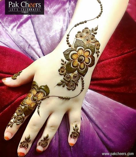 111+ Inspiring Mehndi Designs For Kids To Try In 2019 | Bling Sparkle Skin Painting, Baby Mehndi Design, Khafif Mehndi Design, Tato Henna, Mehndi Designs 2018, Legs Mehndi Design, Henna Art Designs, Rose Mehndi Designs, Mehndi Design Pictures