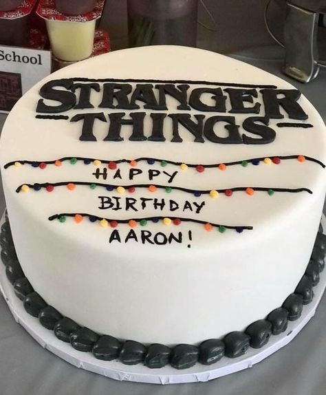 Stranger Things Party, 13 Birthday Cake, Stranger Things Halloween, Stranger Things Quote, Stranger Things Art, Cast Stranger Things, Stranger Things Aesthetic, Stranger Things Meme, Cake Videos