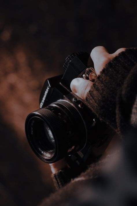 Blue Aesthetic Grunge, Manual Photography, Camera Wallpaper, Best Cameras, Best Cameras For Beginners, Photography Gear, Dark Academia Aesthetic, Aesthetic Painting, Photography Wallpaper