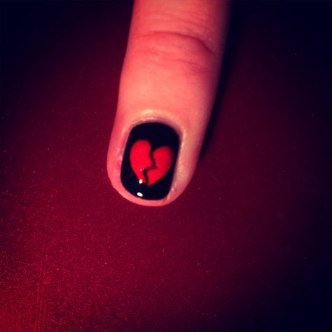 Gel Manicure Colors, Bright Red Nails, Vday Nails, Heart Nail Designs, Broken Nails, Heart Nail Art, Nail Art For Beginners, Gothic Nails, Nail Designs Valentines