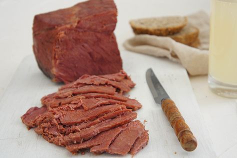 One slow cooker corned beef in ginger beer we prepared earlier! Slow Cook Corned Beef, Homemade Pastrami, Carne Adobada, Pastrami Recipe, Venison Roast, Slow Cooker Corned Beef, Cooking Corned Beef, Corned Beef Recipes, Venison Recipes