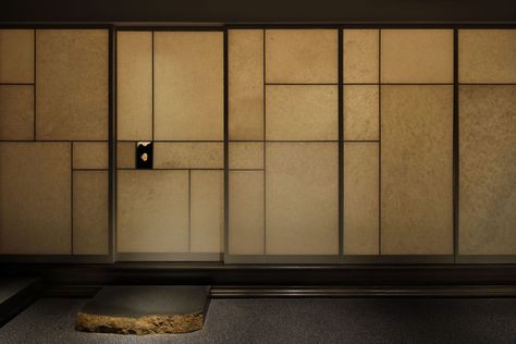 Room Divider Wall, Classical Furniture, Japanese Interiors, Japan Architecture, Zen Room, Room Divider Walls, Furniture Details Design, Diy Bedroom, Contemporary Homes