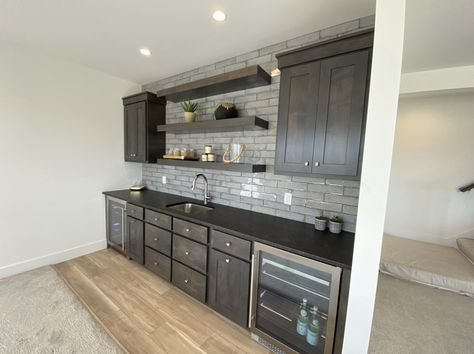 Backsplash Gray Cabinets, Bar Backsplash, Kitchenette Ideas, Finished Basement Designs, Basement Wet Bar, Barn Door Pantry, Basement Bar Design, Basement Kitchenette, Basement Designs