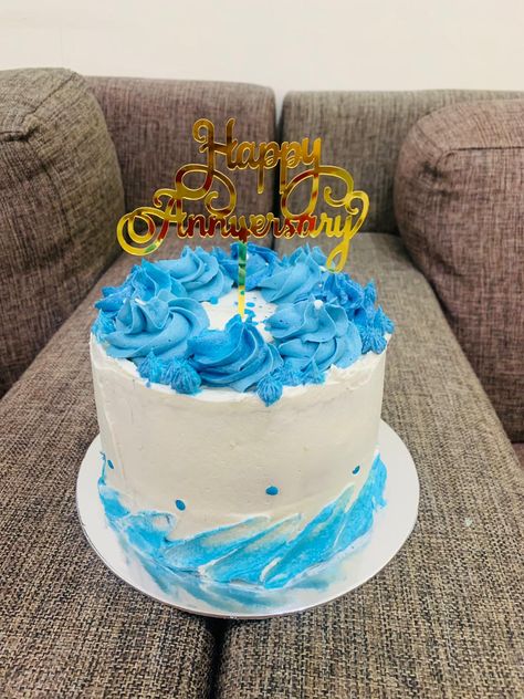 blue and white anniversary cake with buttercream frosting Buttercream Cake Designs For Men, White Anniversary Cake, White Frosted Cake, Cake Blue And White, White Buttercream Cake, Cake With Buttercream Frosting, Sheet Cake Designs, Buttercream Cake Designs, 80 Birthday Cake