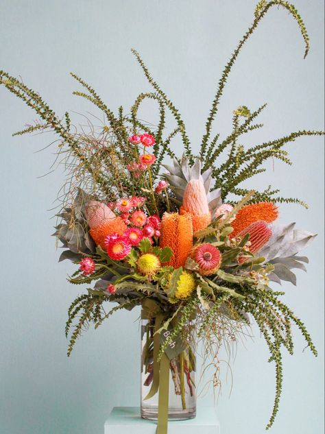 Fynbos Arrangement, Fynbos Flowers, Native Bouquet, Native Australian Flowers, Beauty Bush, Holly Wedding, California Wildflowers, Australian Wildflowers, Floral Arranging