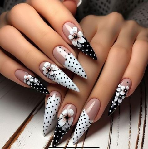 Dot Nail Designs, Art Deco Nails, Stylish Nails Designs, Punk Nails, Nail Art Designs Diy, Vibrant Nails, Fall Acrylic Nails, Polka Dot Nails, Stiletto Nails Designs