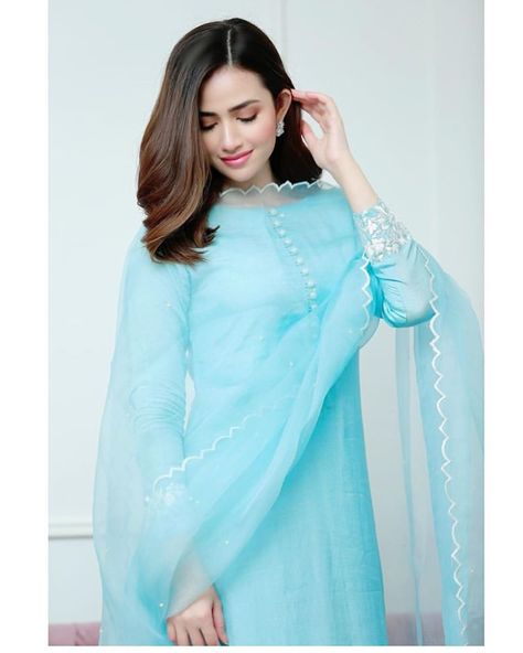 Sana Javed, Light Blue Suit, Simple Kurti Designs, Gaun Fashion, Pakistani Dresses Casual, Salwar Kamiz, Trendy Dress Outfits, Kurti Designs Party Wear, Kurta Designs Women