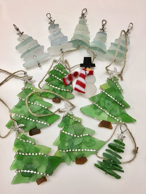 Sea Glass Holiday Art, Sea Glass Trees, Beach Glass Christmas Ornaments, Christmas Sea Glass Art Diy, Seaglass Ornaments Diy, Beach Glass Ornaments, Seaglass Christmas Tree Diy, Seaglass Christmas Ornaments, Sea Glass Christmas Trees