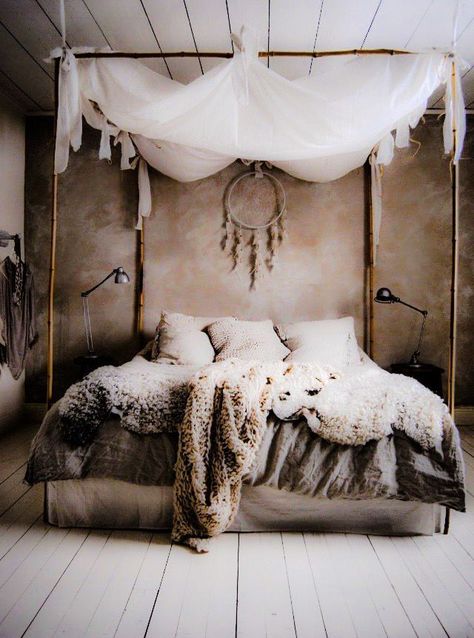 Native Southwestern Bedroom Design Native American Bedroom, Southwestern Bedroom, Bohemian Room Decor, Interior Boho, Bohemian Room, Eclectic Bedroom, Bohemian Bedroom, Decoration Inspiration, Rustic Bedroom