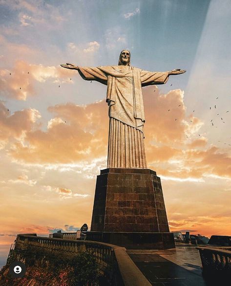 Christ The Redeemer Brazil, Brazil Cities, Christ The Redeemer Statue, Dragon Wallpaper Iphone, Christ The Redeemer, Sacred Architecture, Brazil Travel, Christian Stuff, Dream Places