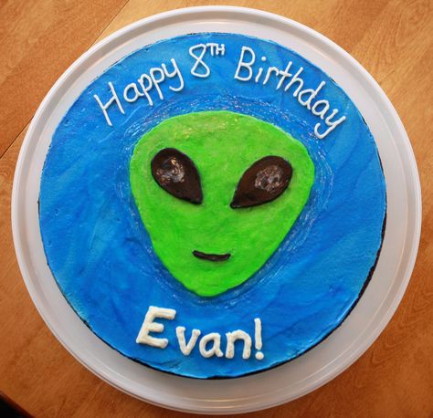 Alien Party Ideas | Party Cakes: Alien Cake for Evan Alien Party Ideas, Alien Cake, Alien Party, 16 Birthday Cake, Space Party, Decorated Cakes, 17th Birthday, What To Buy, Ideas Party