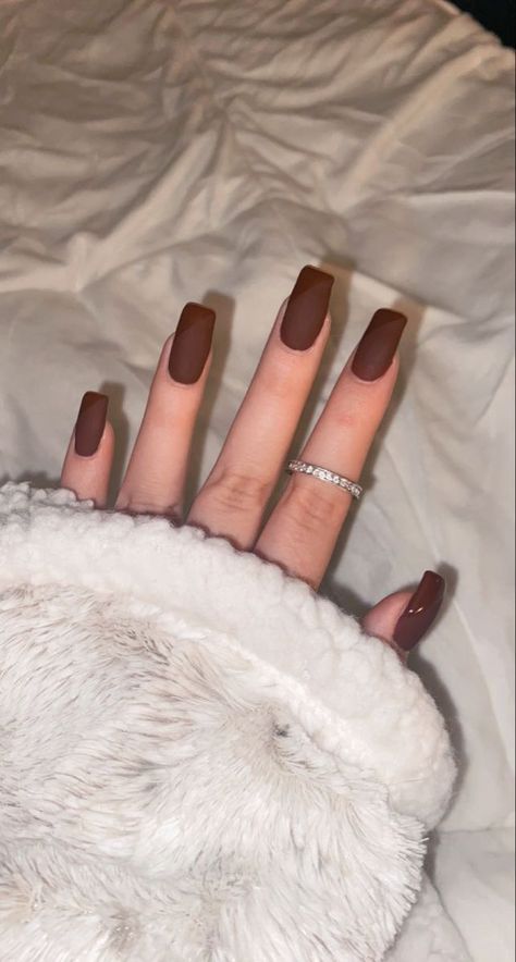 Dark Brown Matte Nails, Brown Hands Nails, Matte Brown Acrylic Nails, Short Square Acrylic Nails Brown, Dark Beige Nails, Dark Brown Fall Nails, Brown Matte Nails Design, Dark Brown Nails Acrylic, Brown Nails Acrylic Short