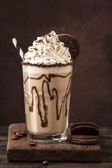 Easy Starbucks Copycat Recipes You Can Make at Home – DIY Coffee Drinks — Brewtifulcup Mocha Cookie Crumble Frappuccino, Cookie Crumble Frappuccino, Diy Coffee Drinks, Starbucks Frappuccino Recipe, Mocha Cookie Crumble, Milkshake Flavours, Cookie Crumble, Salted Caramel Ice Cream, Cold Coffee Recipes