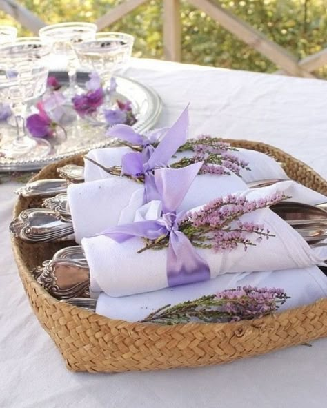 Purple Dinner Party, Lilac Dinner Party, Lavender Tea Party, Lavender Dinner Party, Sage And Lavender Tablescape, Lavender Tea Party Decor, Lavender Picnic Aesthetic, Lavender Place Setting, Lilac Picnic Aesthetic