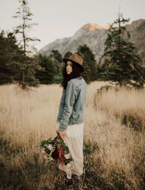 Rocky Mountains Anniversary // white lace dress with a denim levi's jacket and fedora // outfit for casual cool hipster photoshoot Hipster Photoshoot, Mountain Photoshoot, Denim Photoshoot, Boho Photoshoot, Fall Photo Shoot Outfits, Nature Photoshoot, Best Casual Outfits, Mountain Photography, Fall Photoshoot