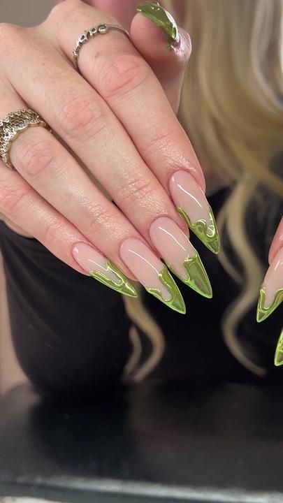 Green Lime Nails, Chrome Stiletto Nails, Green Stiletto Nails, Green Chrome Nails, Lime Nails, Chrome Tips, Lime Green Nails, Long Stiletto, Green Chrome