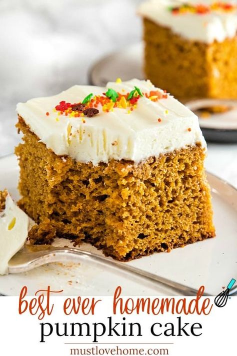 The Best Homemade Pumpkin Cake Ever - fluffy seasonal cake baked lighter using applesauce! Simple and easy to make! #mustlovehomecooking Best Pumpkin Cake, Pumpkin Recipes Easy, Big Cakes, Pumpkin Pie Filling, Delicious Cake Recipes, Best Pumpkin, Homemade Pumpkin, Dessert Cupcakes, Pumpkin Dessert