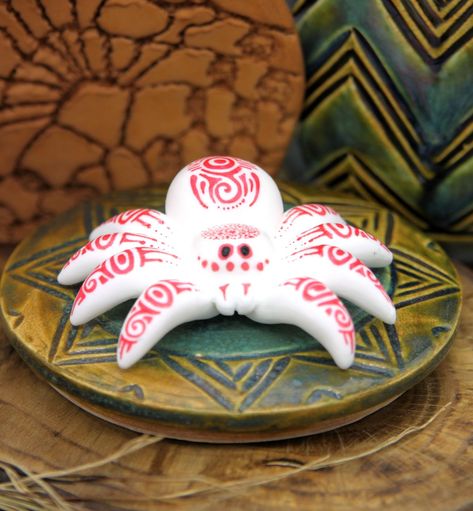 Clay Spider, Halloween Clay Sculpture Ideas, Spider Pottery, Polymer Clay Spider, Spider Clay Sculpture, Polymer Clay Jumping Spider, Halloween Sculptures Polymer Clay, Clay Projects For Kids, Clay Studio