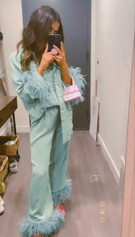 Feather Pajamas Aesthetic, Pajama With Feathers, Fur Pajama Set, Sleeper Party Pajama, Sleeper Set Outfit, Pajama Brunch Party Outfit, Silk Feather Pajamas, Fuzzy Pajama Set, Pink Feather Pajamas