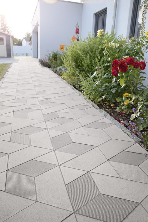 Driveway Pavers Design, Concrete Pavers Walkway, Sidewalk Landscaping, Pavement Design, Paving Pattern, Outdoor Pavers, Balkon Decor, Paver Designs, Outdoor Paving