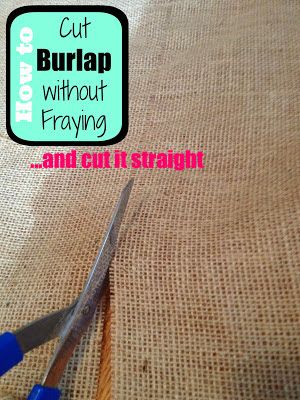 Two It Yourself: How to cut burlap without fraying (and straight) Material Ideas, Burlap Projects, Diy Burlap, Printing On Burlap, Burlap Table Runners, Burlap Crafts, Burlap Flowers, Neat Ideas, Crafty Craft