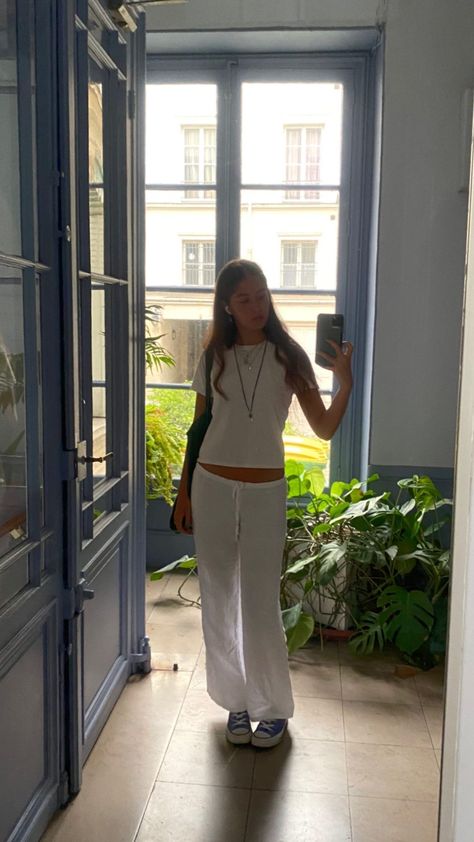 Low Rise Pants, White Set, Mode Inspiration, White Pants, Fashion Killa, Pants Outfit, Playing Dress Up, Stories Instagram, Pretty Outfits