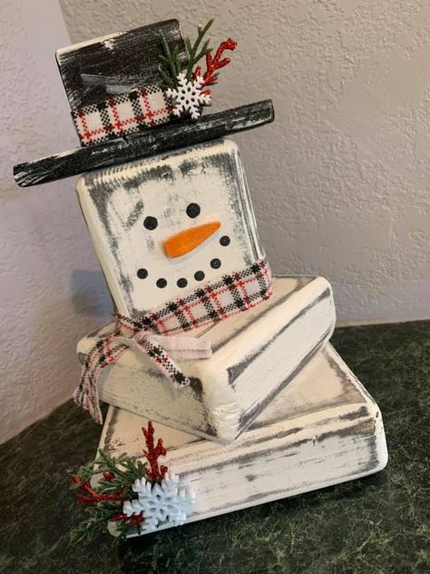 2 X4 Christmas Crafts, Christmas Crafts With 2x4 Wood, Rustic Snowman Decor, Scrap Wood Snowman, Wood Snowmen Crafts, Winter Wood Crafts To Sell, Block Snowman Wooden, Wooden Snowmen Crafts, Christmas Scrap Wood Projects