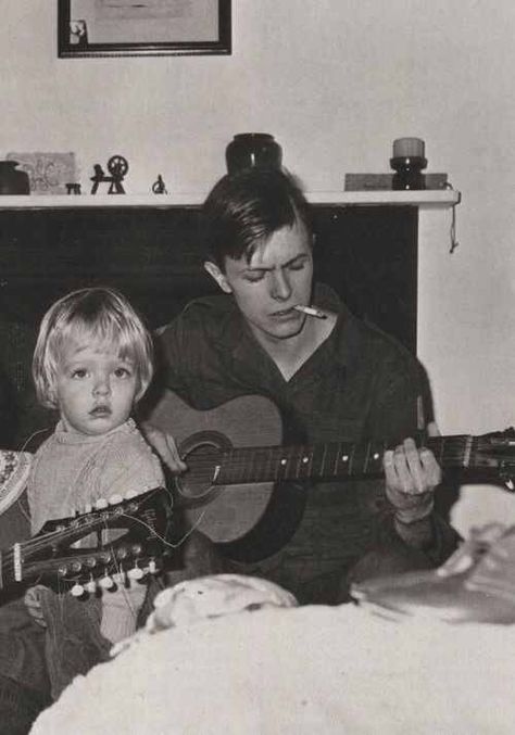 #bowie with #zowie Aesthetic David Bowie, David Bowie Children, Ziggy Played Guitar, Major Tom, Life On Mars, Gender Envy, Ziggy Stardust, Music Aesthetic, Rock Stars