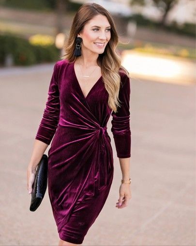 This gorgeous velvet dress would be perfect for an office Christmas party outfit, a fancy Christmas dinner outfit or could even carry over for a New Years Eve outfit. And it would pair beautifully with a pendant and statement earrings. #holidayoutfits #holidays #holidayfashion #Christmasoutift #Christmasfashion #winterfashion #holidayoutfitinso #holidaystyle Dressing For Thanksgiving, Christmas Dinner Outfit, Anna Campbell Wedding Dress, Different Types Of Dresses, Cocktail Dress Holiday, Thanksgiving Dress, Velvet Wrap Dress, Night Beauty, Gaun Fashion