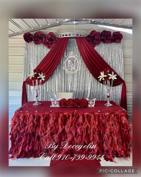 Red Quince Theme Main Table, Outdoor Quinceanera Ideas, Red Quince Tables, Outdoor Quinceanera, Red And Gold Quinceanera Main Table, Quince Main Table Ideas Red And Gold, Red Quince Main Table, Red Quinceanera Ideas Decor, Red Quince Decorations