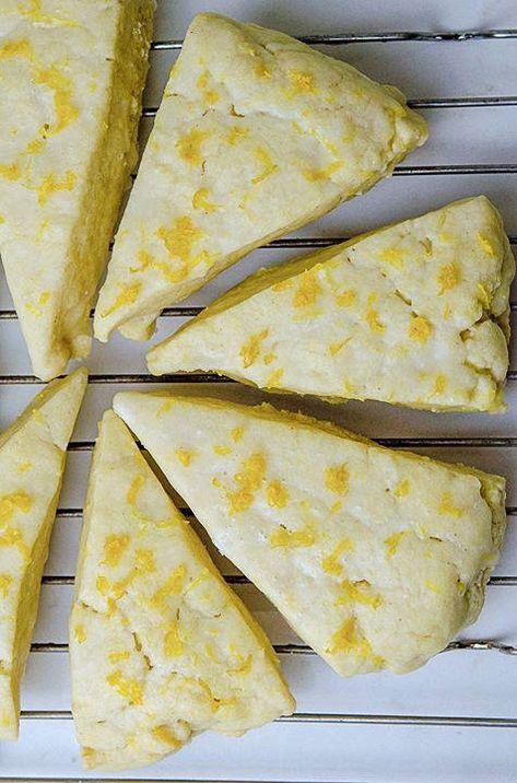 The Pioneer Woman has truly outdone... - Fine Southern Dish Cream Scones Recipe, Lemon Blondies, Lemon Bread Recipes, Cinnamon Desserts, Scones Recipe Easy, Lemon Scones, Dinner Rotation, Pumpkin Desserts, Lemon Bread