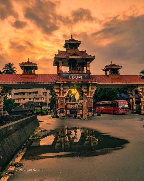 Tʀᴀᴠᴇʟ Kᴀʀɴᴀᴛᴀᴋᴀ on Instagram: “Tag your friends from Udupi 😍❤️ Featured Photographer - @niranjan_karanth 📸 ➖ Congratulations On Your Feature👏 Follow us and use our…” Udupi Photography, Udupi Krishna, Spiritual Photos, Butterfly Sketch, Restaurant Photos, Travel Inspiration Destinations, Hanuman Wallpaper, Facebook Fan Page, 2025 Calendar