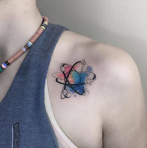 Atom Tattoo, Watercolor Galaxy Tattoo, Tato Geometris, Font Tato, Science Tattoo, Science Tattoos, Molecule Tattoo, Tattoo Diy, M Tattoos