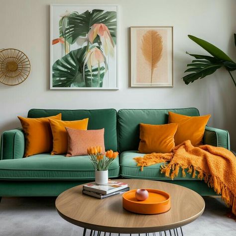 Green Sofa Living Room, Orange Cushions, Deco Studio, Living Room Orange, Living Room Decor Inspiration, Living Room Design Inspiration, Green Sofa, Living Room Green, Green A