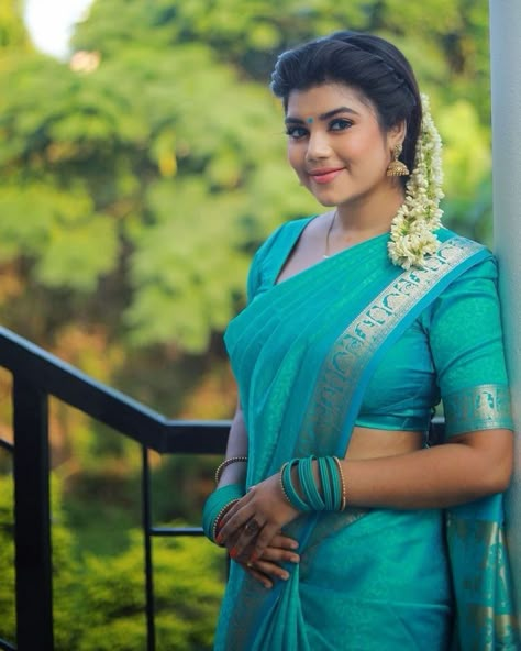 Teal Color Saree, Kalyani Anil, Bridal Outfit Ideas, Girl Number, Bridal Outfit, Beautiful Dresses For Women, Health Recipes, Grey Colour, Teal Color