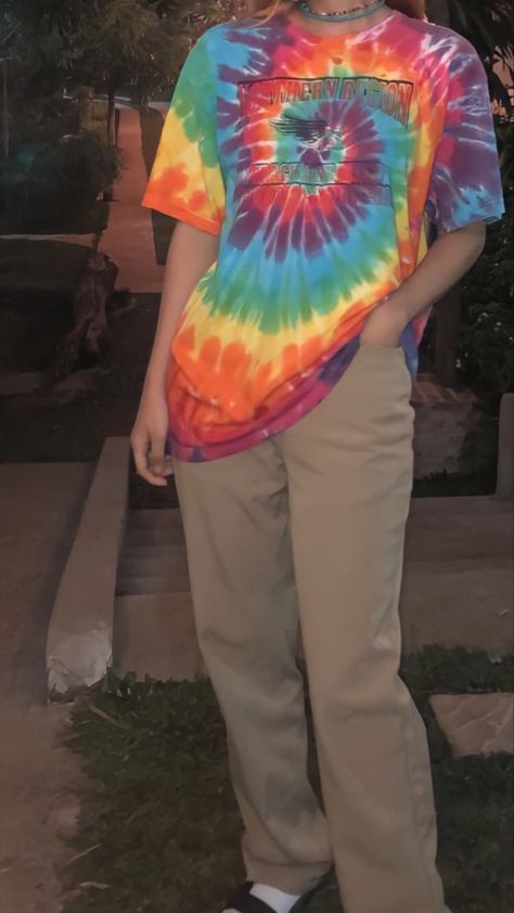 tie dye swirl shirt ootd khaki pants outfit night Shirt Ootd, Khaki Pants Outfit, Outfit Night, Outfit Wedding Guest, Purple Top, Jenna Ortega, Night Outfits, Pants Outfit, Tie Dye Top