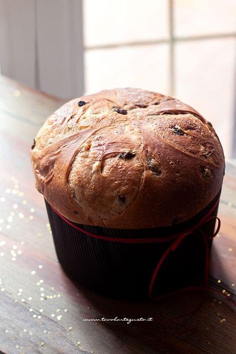 Panettone Recipe, Cake Table Birthday, Food Art Photography, Dessert Photography, Food Wallpaper, Christmas Sweets, Xmas Food, Diy Cake, Christmas Cake