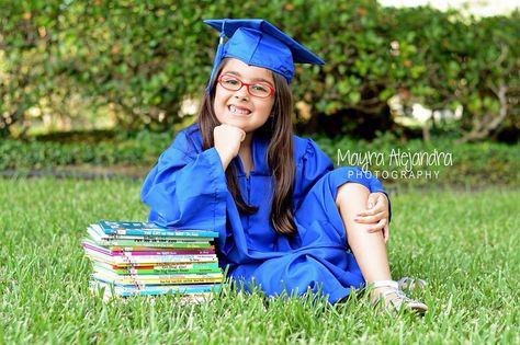 Kinder Graduate Session|Mayra Alejandra Photography|Brownsville, Tx Kindergarten Graduation Ideas Pictures, Kindergarten Graduation Pictures, Vpk Graduation, Kindergarten Graduation Ideas, Kindergarden Graduation, Preschool Graduation Party, Elementary Graduation, Kindergarten Photos, Kindergarten Graduation Party