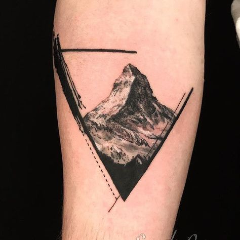 Mountain Forearm Tattoo, Matterhorn Tattoo, Mountain Tattoos, Geometric Wolf Tattoo, Element Tattoo, Tatuagem Masculina Pequena, Mountain Tattoo Design, Small Forearm Tattoos, Landscape Tattoo