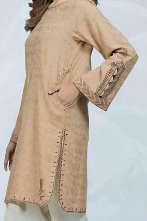 Tailor Design, Latest Dress Design, Gaun Fashion, Indian Salwar Kameez, Pakistani Dresses Casual, Pakistani Fashion Party Wear, Kurta Neck Design, Girls Frock Design, Dress Neck Designs