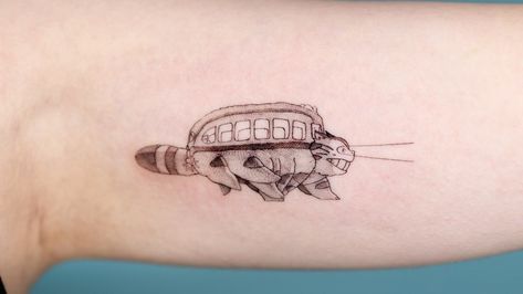 Oozy Tattoo, Miyazaki Tattoo, Totoro Tattoo, Tatuaje Studio Ghibli, Fandom Tattoos, Cat Bus, Pikachu Tattoo, Studio Ghibli Tattoo, Cute Matching Tattoos