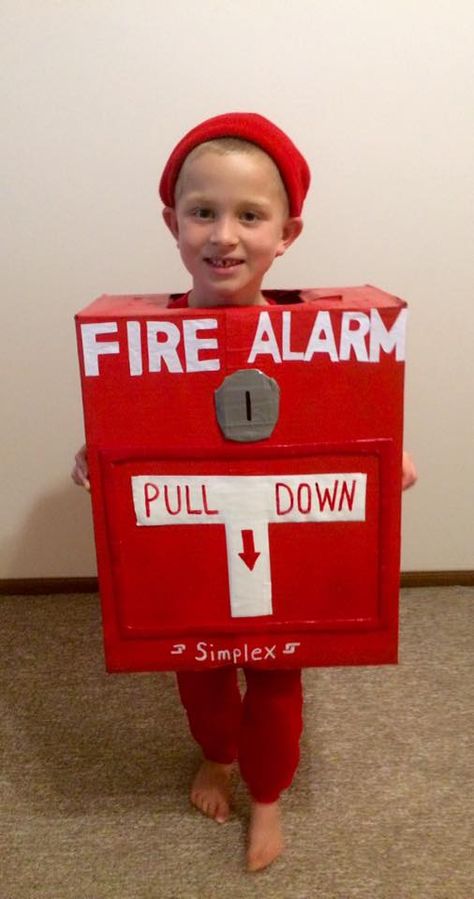 How adorable is he? Post a picture of your DIY costume creation on our Facebook page for a chance to win BIG PRIZES! https://www.facebook.com/goodwillwm/ Boys Halloween Costumes Diy, Boxing Halloween Costume, 2017 Halloween Costumes, Family Themed Halloween Costumes, Box Costumes, Clever Halloween Costumes, Homemade Costume, Valentine Day Boxes, Homemade Costumes